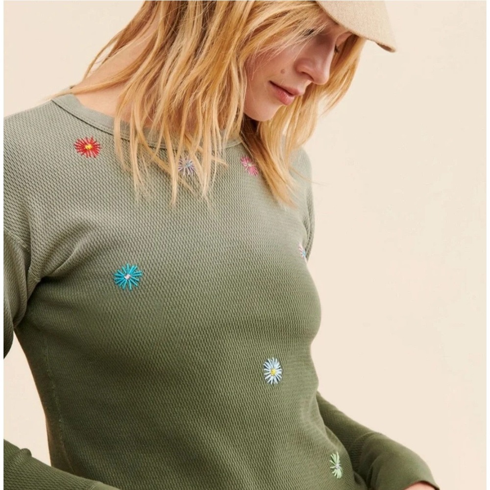Riley Thermal Top Women Medium Green Excellent Embroidered Daisy Ombre Cropped